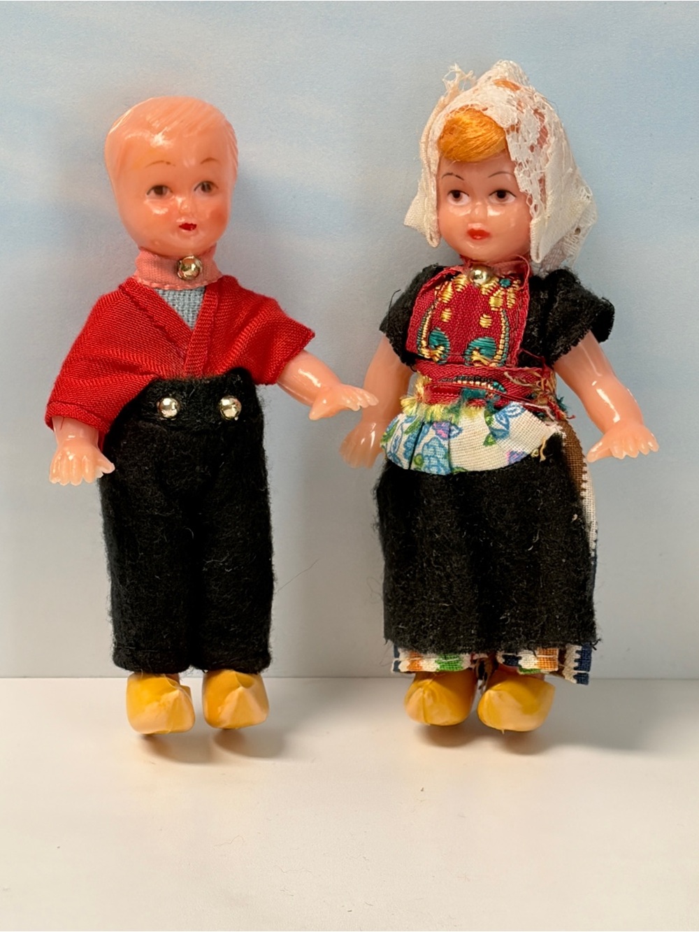 Vintage Dutch Holland Souvenir Doll Pair Traditional Costume Clogs Folk Dolls